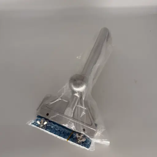 [ART-00720] COUTEAU RACLEUR PLAQUE CUISSON GM